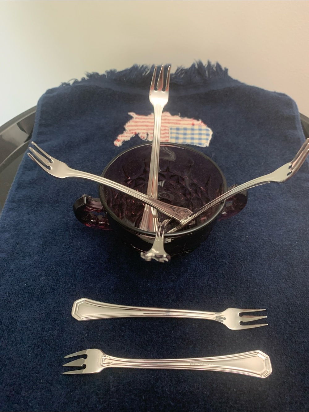 Oneida Lido pattern 6 Appetizer Forks NWOT